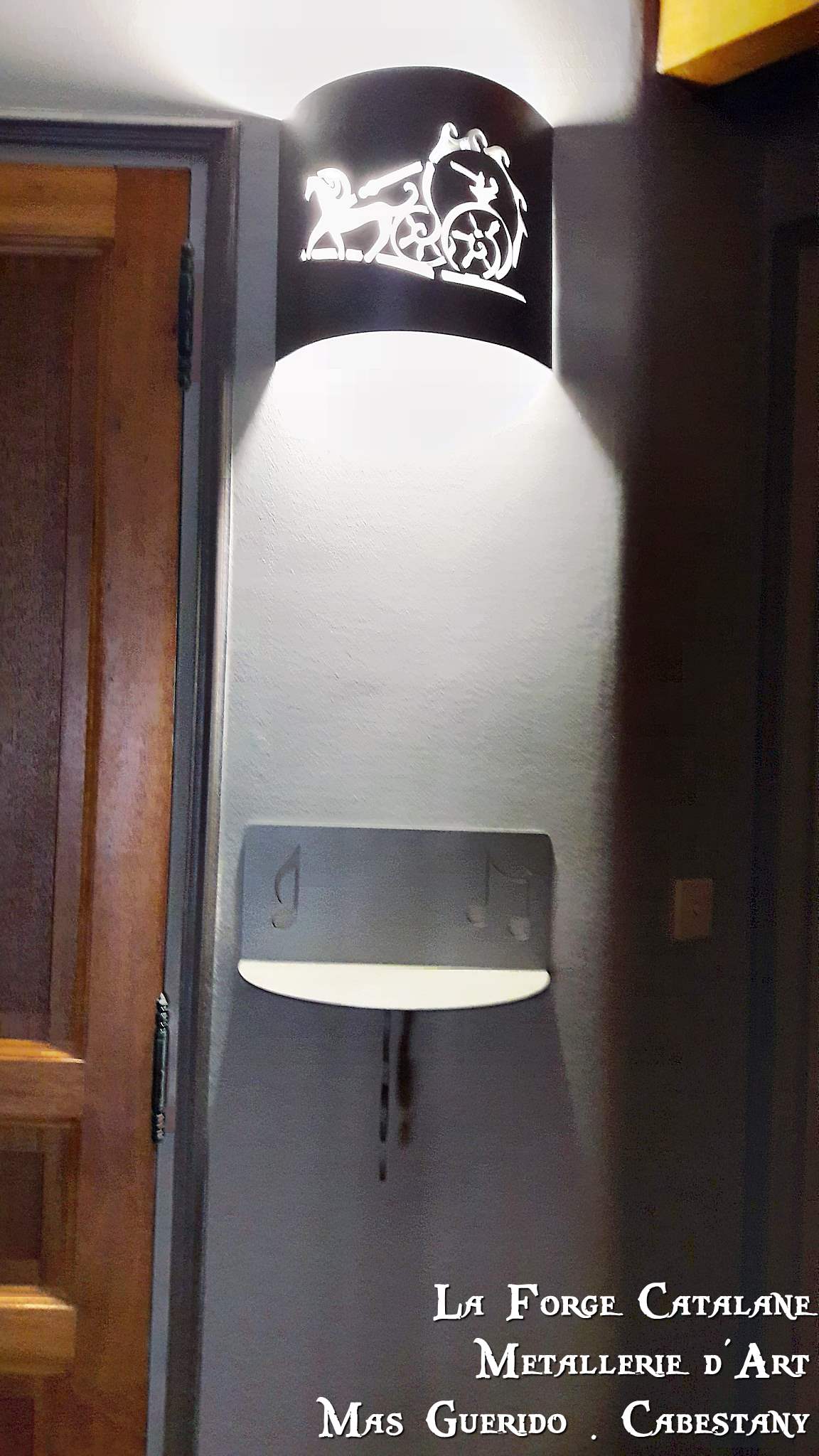 applique en decoupe laser motif forge catalane.jpg